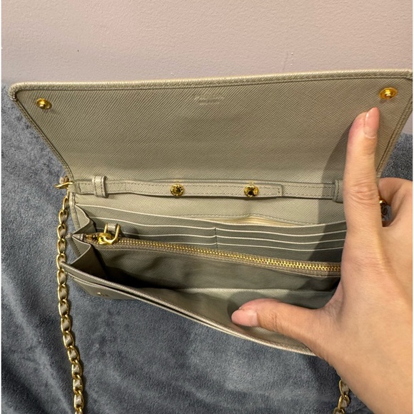 PRADA
Saffiano Metal Oro Chain Wallet Pomice - Picture 8 of 16